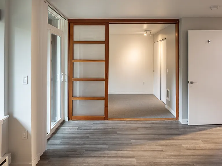 Interlake Place — Photo 11