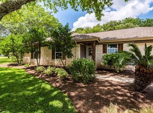 404 Bobwhite Cir, Kyle, TX 78640