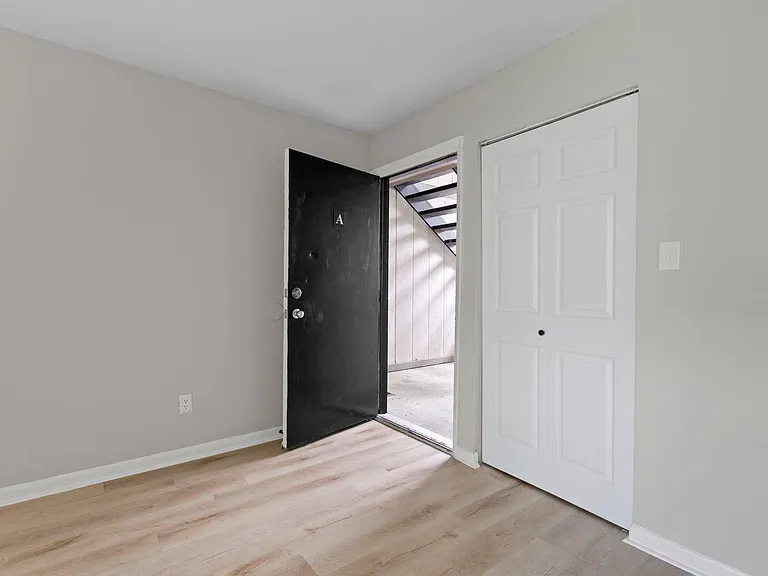 The Hills Apartment Homes — Photo 8