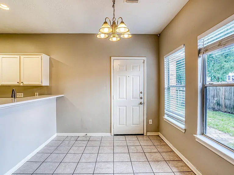 6615 Bluebottle Ln — Photo 5