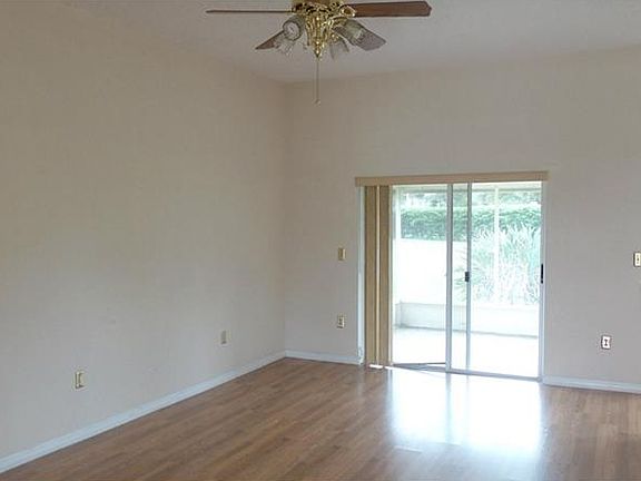 4th image of 12117 Blackheath Cir #6
