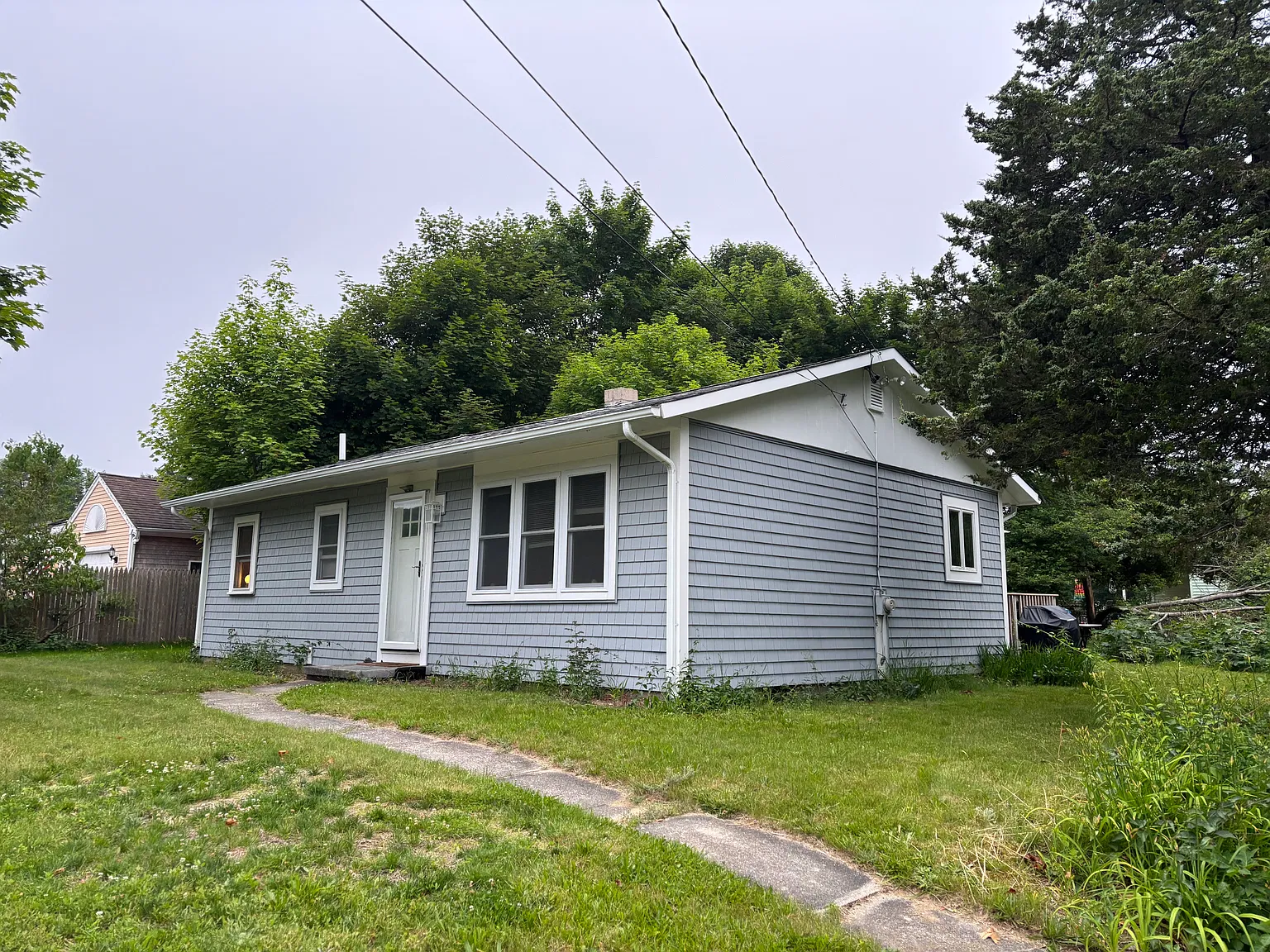 3 bed, 864 sqft, $2,200 — Photo 2