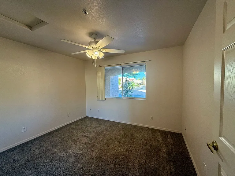 470 Acoma Blvd S #123-B — Photo 17