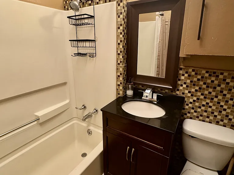 912 Fairview St — Photo 15