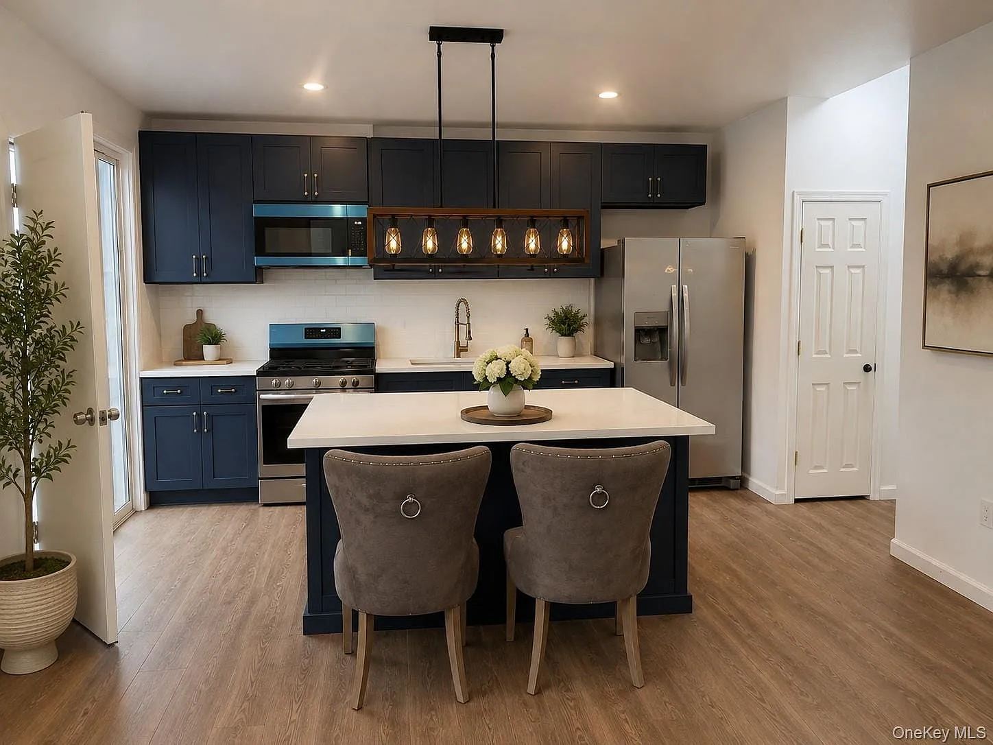 4 bed, 2.0 bath, 3645 sqft, $4,300 — Photo 1