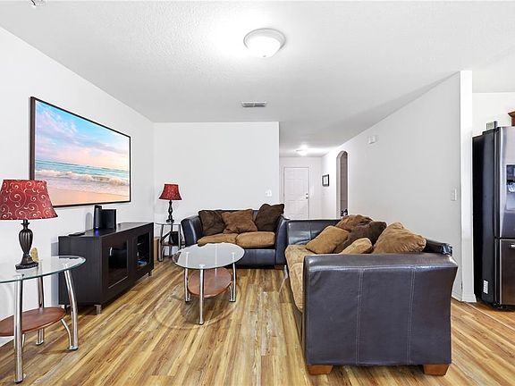 3rd image of 184 Eleuthera Dr