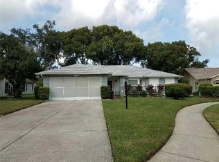 9833 McGregor Ct, New Port Richey, FL 34655