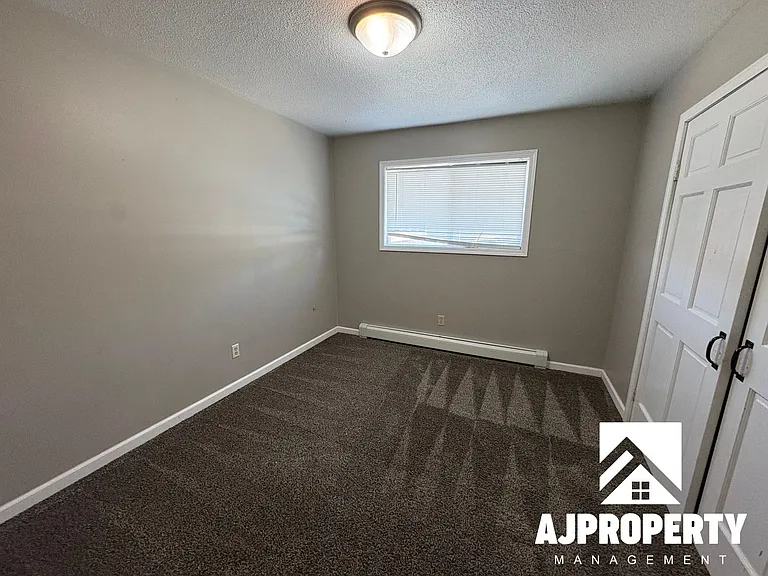 3309 S Elmwood Ave — Photo 10