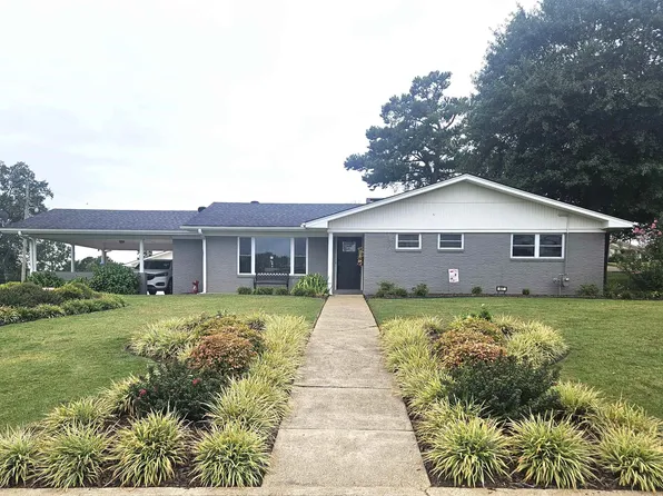 607 N 12th St, Nashville, AR 71852