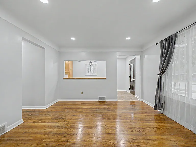 4205 Katherine St — Photo 5