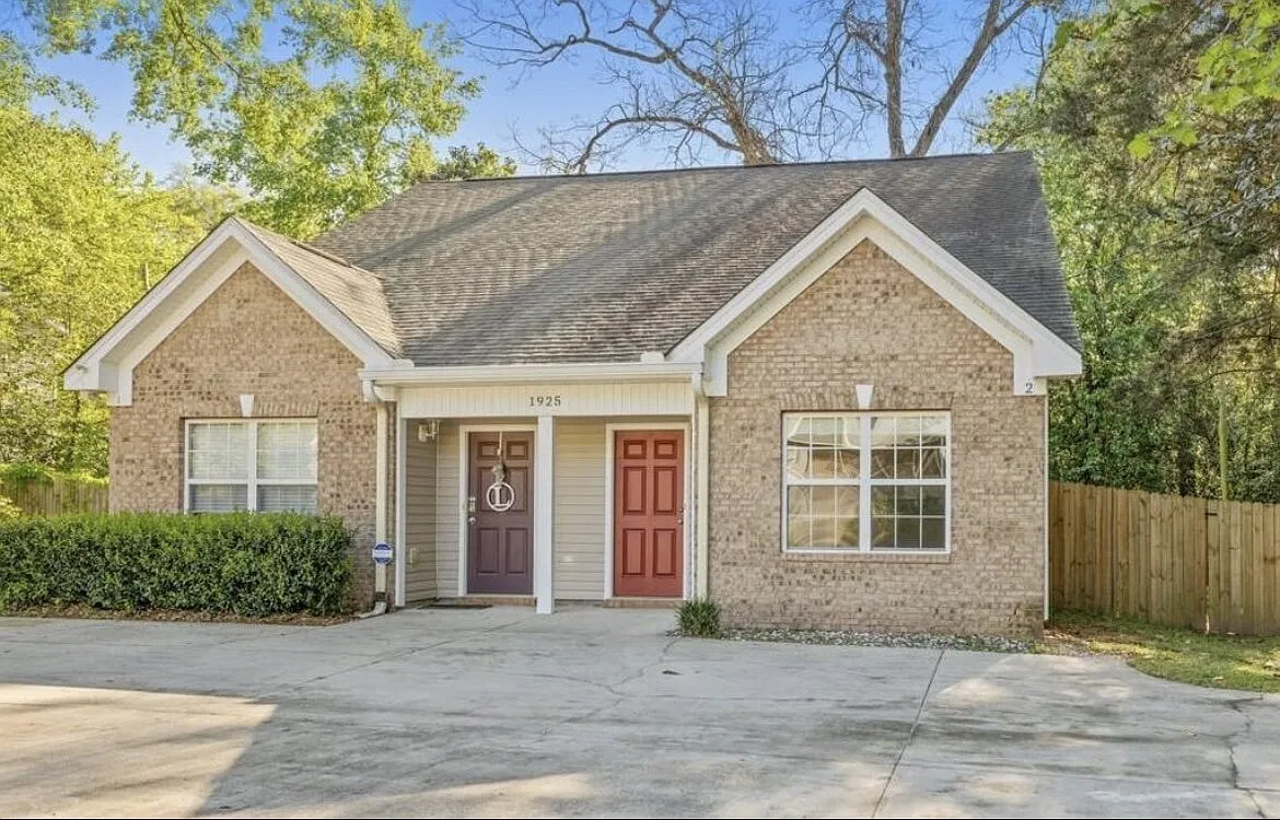 3 bed, 3.0 bath, 1363 sqft, $1,595 — Photo 1