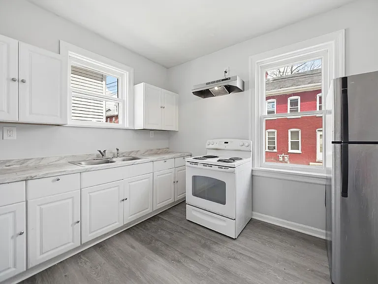 505 W Church St — Photo 6