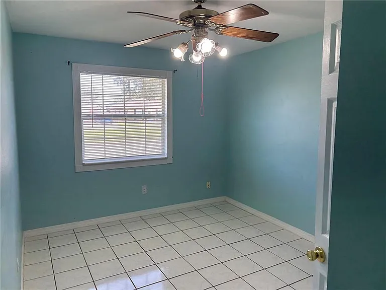 725 Oakwood Dr — Photo 20