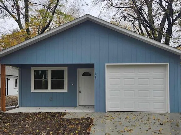 205 Sylvan St, Emporia, KS 66801