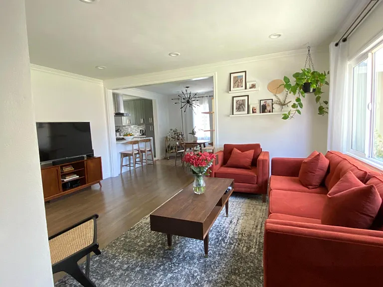 4408 Stevely Ave — Photo 3