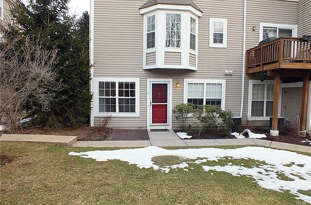 1st image of 8 Stone Creek Ln