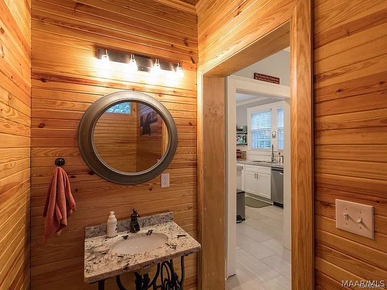 3117 Cloverdale Rd — Photo 14