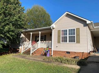 105 Buckstone Ct, Lexington, NC 27292