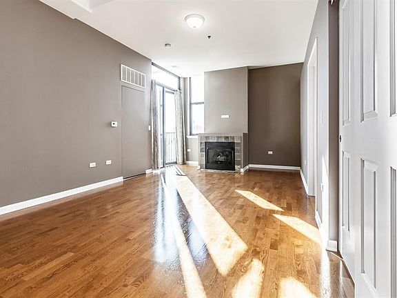 2nd image of 1464 S Michigan Ave APT 1511