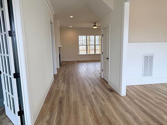 4th image of 1065 Azalea Garden Cir