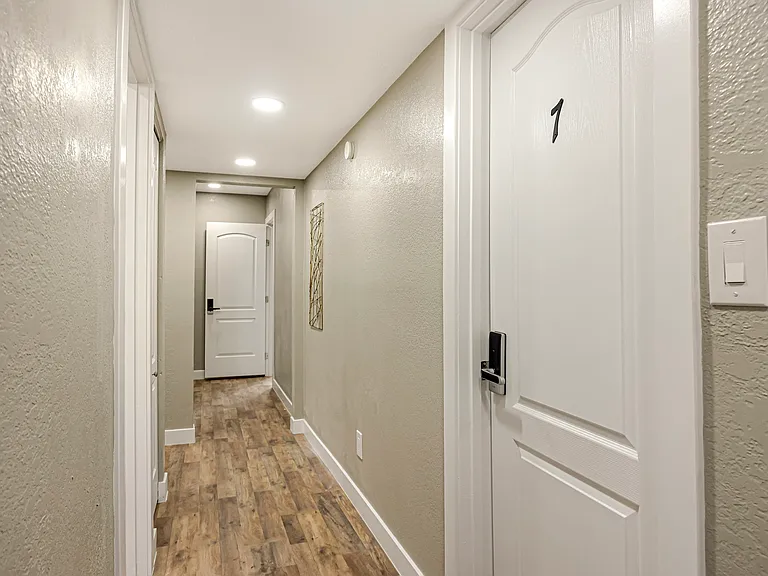 Bedroom 7 - Entrance