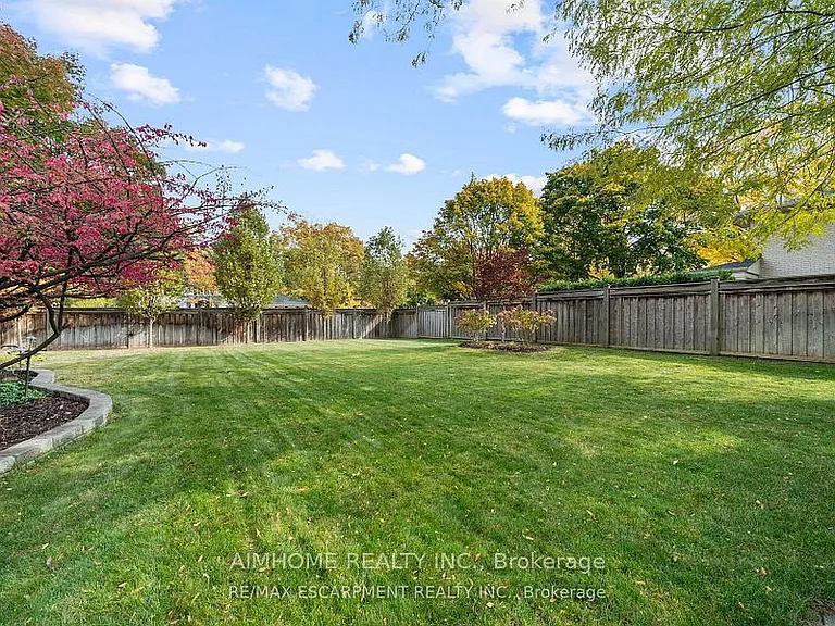 1300 Braeside Dr — Photo 15