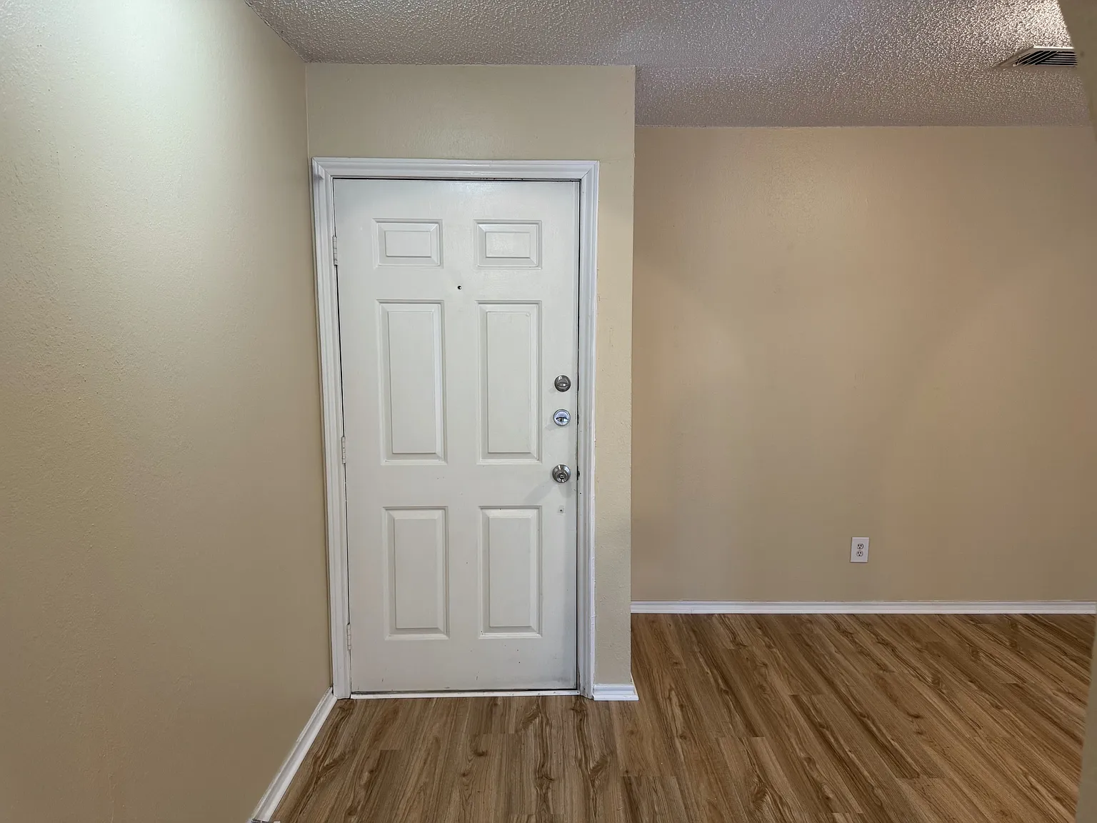 3 bed, 1493 sqft, $1,895 — Photo 3