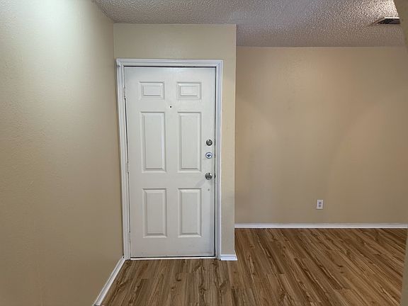 3rd image of 1706 Wisteria St
