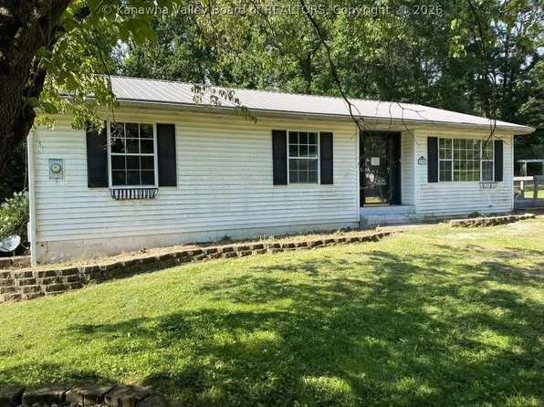 1305 Linda Ln, North Parkersburg, WV 26104