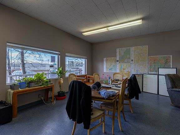 5th image of 111 E Railroad Ave