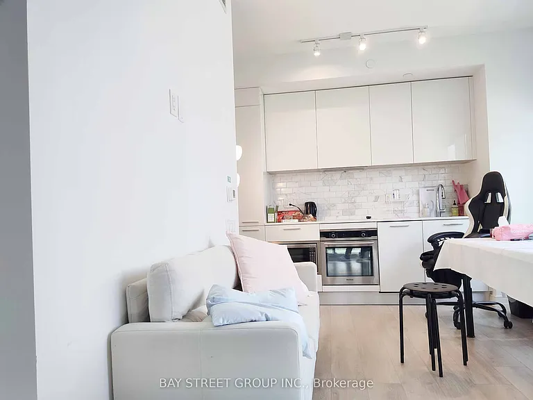 3 Gloucester St #2 — Photo 4