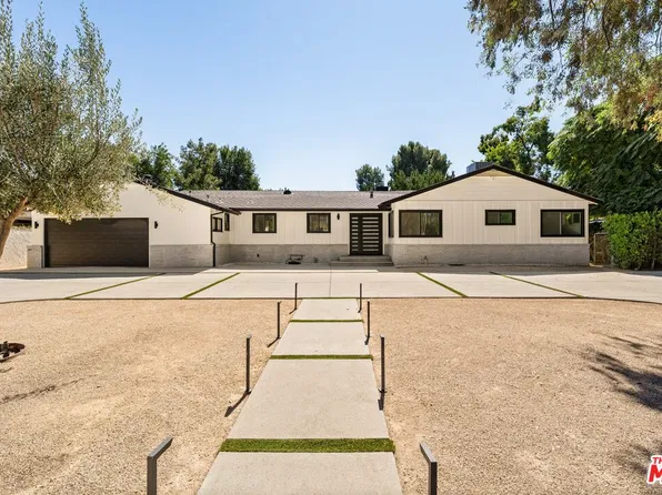 23060 Hatteras St, Woodland Hills, CA 91367