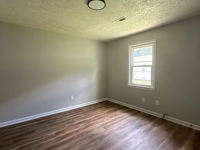 916 N Monroe Ave #4 — Photo 3
