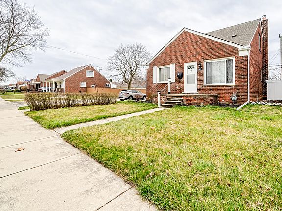 2nd image of 907 Merrill Ave