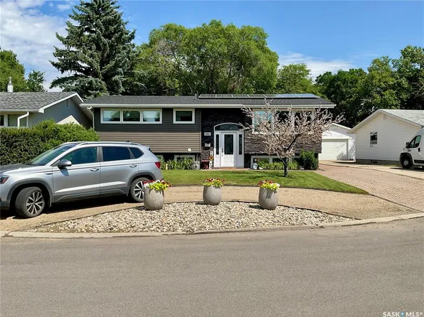 30 Rosewood PLACE, Regina, SK S4S 5N5