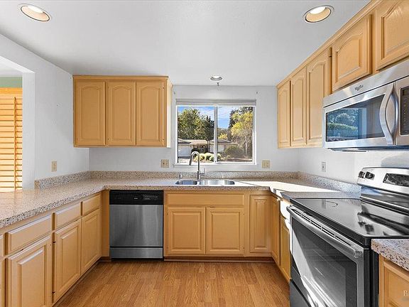 5th image of 6 Glengreen Street