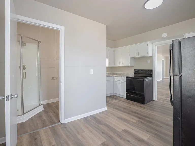 149 W 2nd St — Photo 12
