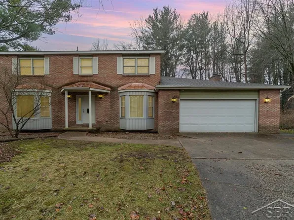 1315 Evamar Dr, Midland, MI 48640