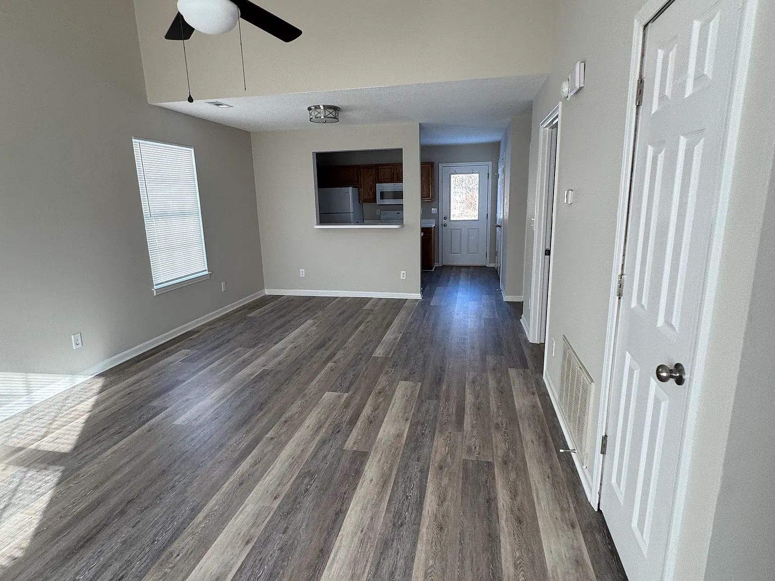 3 bed, 1283 sqft, $1,400 — Photo 2