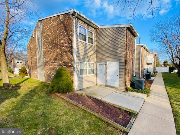 2904 State Hill Rd APT F9, Wyomissing, PA 19610