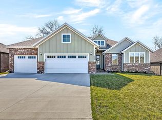6039 S Kings Ave, Springfield, MO 65810