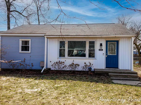 1881 Manor Dr, Muskegon, MI 49441