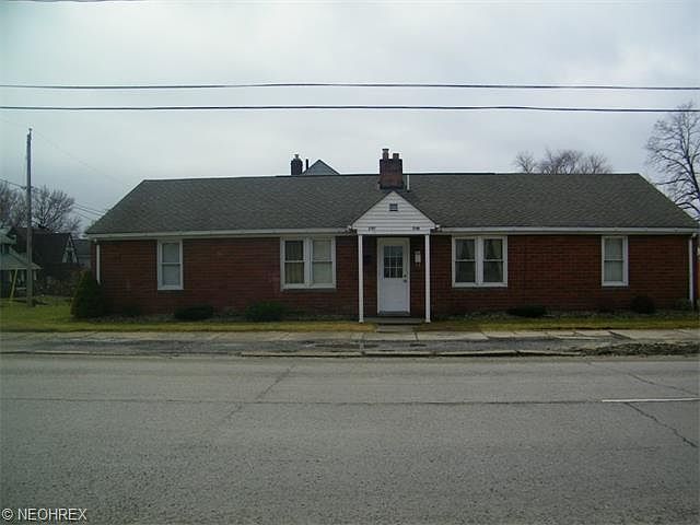 1st image of 2707 Oakwood Ave