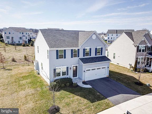 2nd image of 223 Armata Dr