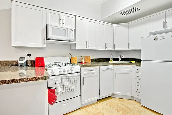 Rented by LG Fairmont Group | media 17