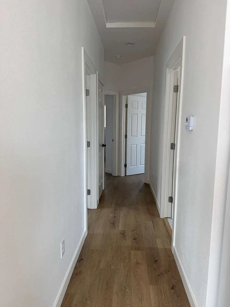 3 bed, 1000 sqft, $2,250 — Photo 4