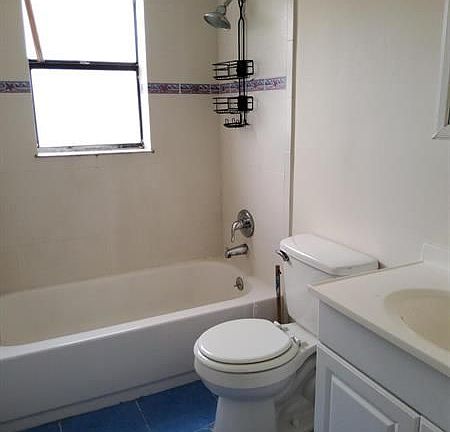 5th image of 375 Glenwood Dr #375