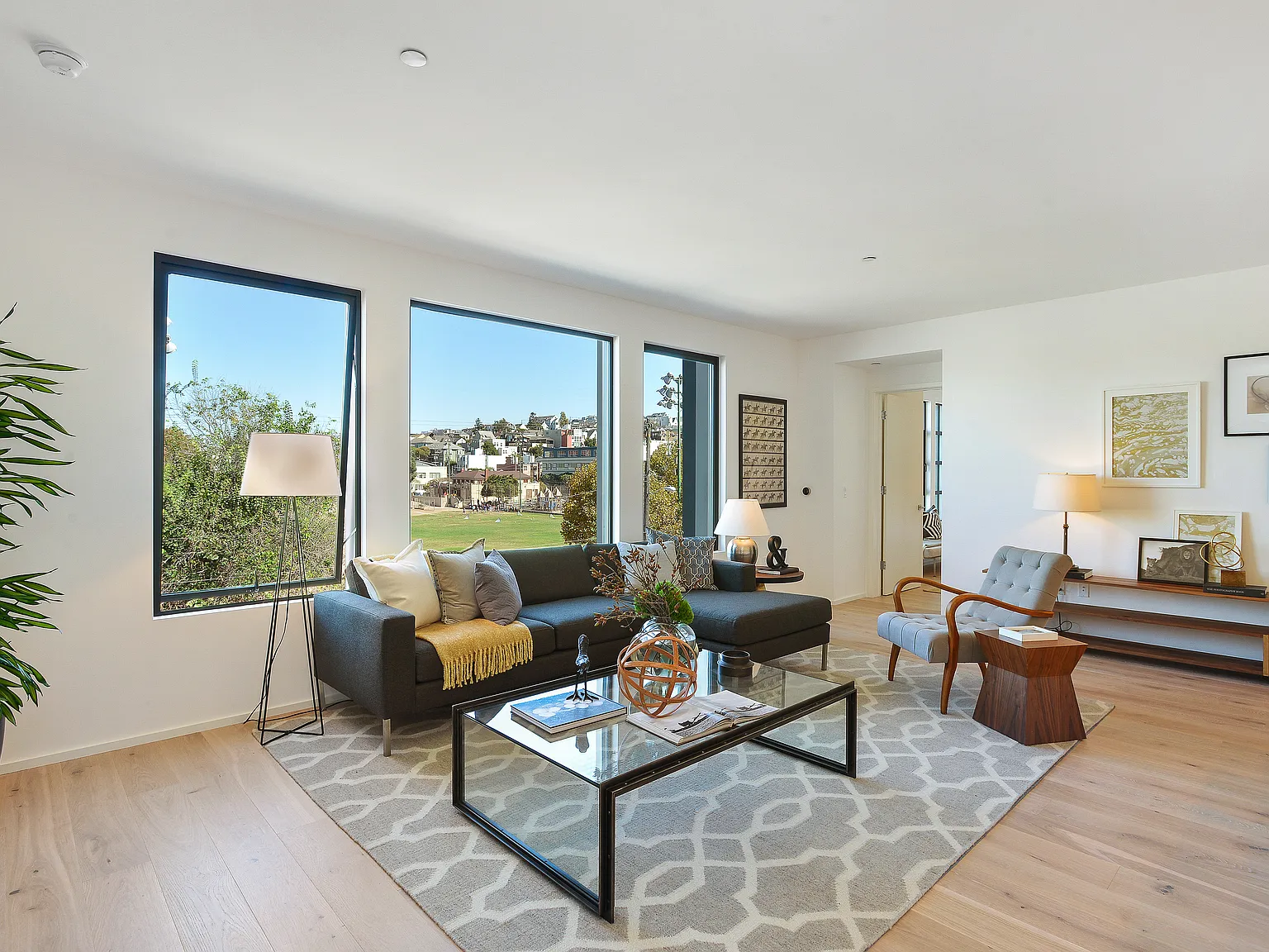 2 bed, 2.5 bath, 1241 sqft, $7,250 — Photo 2
