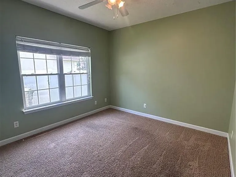 235 Wellington Pl — Photo 10