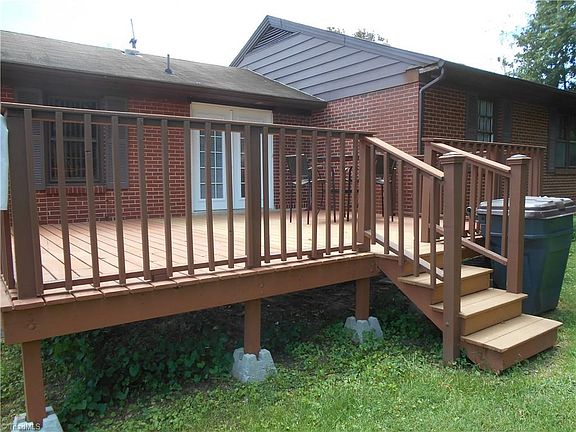 2nd image of 606 Parkway Blvd
